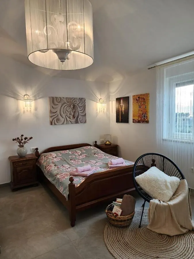 Apartments Mary Novigrad  Croatia